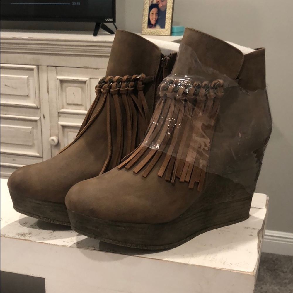 Sbicca Boots :: Women’s Size 10 :: Never Worn